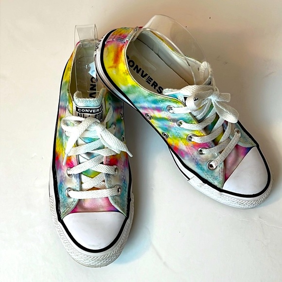 Converse Shoes - Converse Woman's Unisex Chuck Taylor All Star TieDye Sneakers / Size 6
